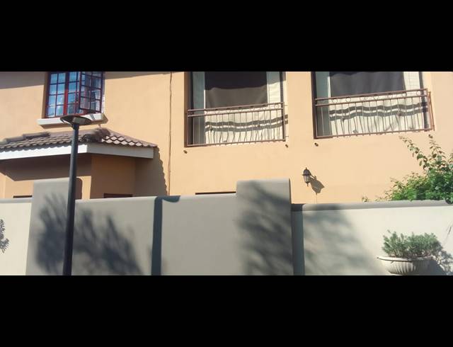 3 BEDROOM SECTIONAL TITLE FOR SALE IN CASHAN
